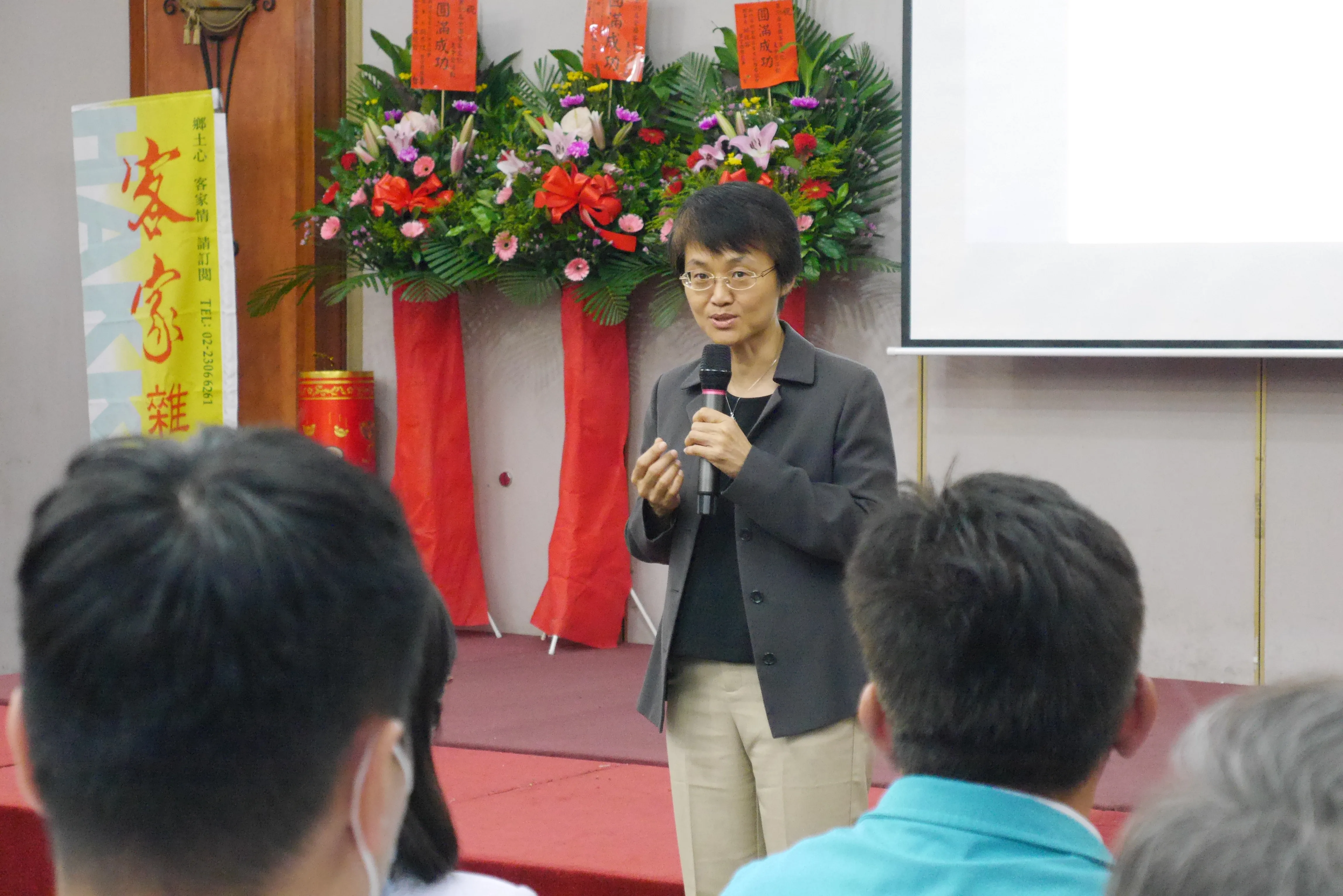 客家委員會主任委員古秀妃表示，一家大小共同了解客家文化，就是對夏令營最大的貢獻。客家委員會提供
