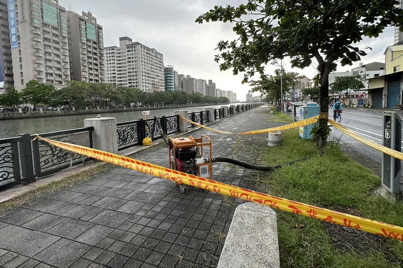 颱風凱米遇大潮　台南預布抽水機組防海水倒灌