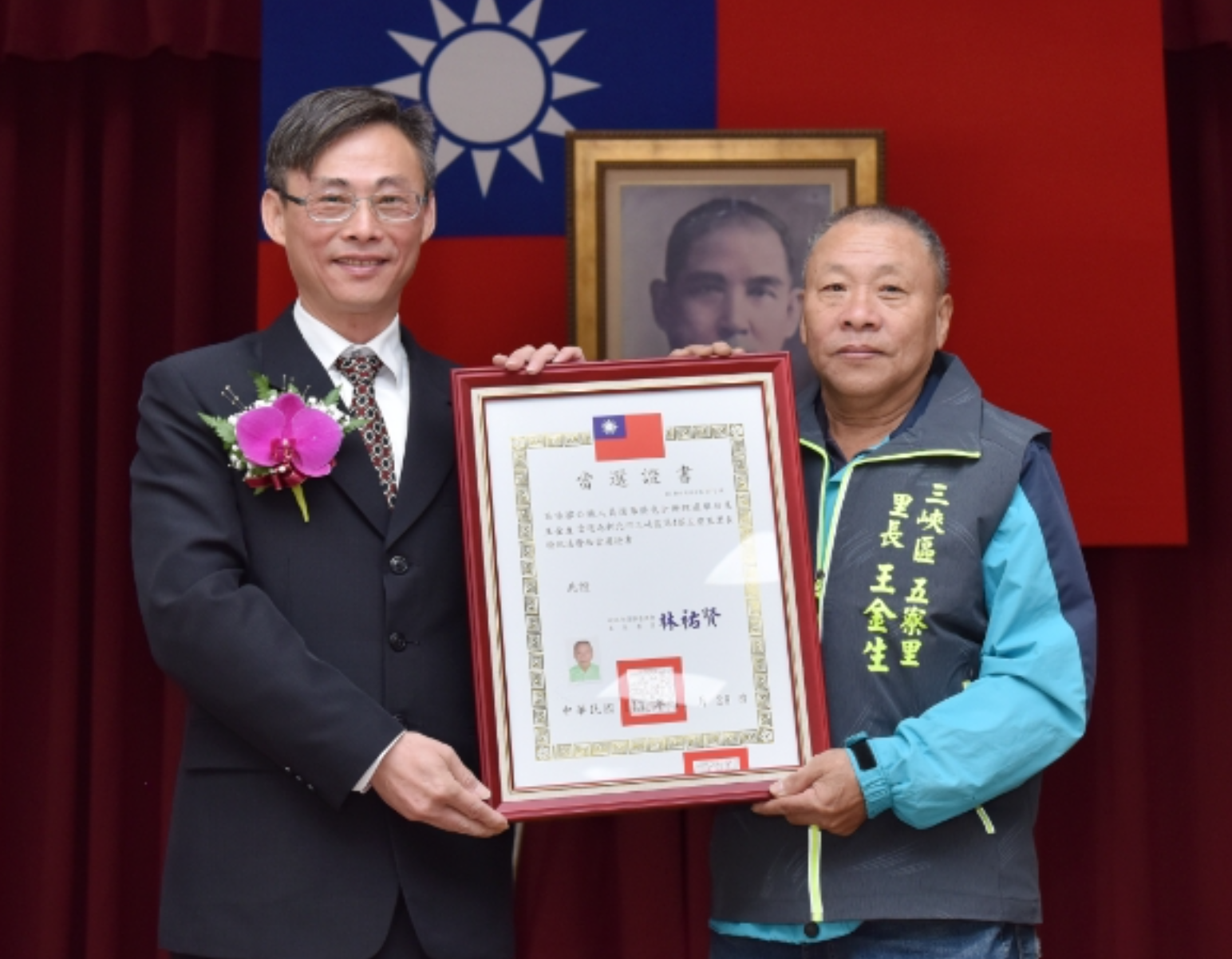 王金生擔任新北市三轄區五寮里里長頗受鄉親肯定。翻攝畫面