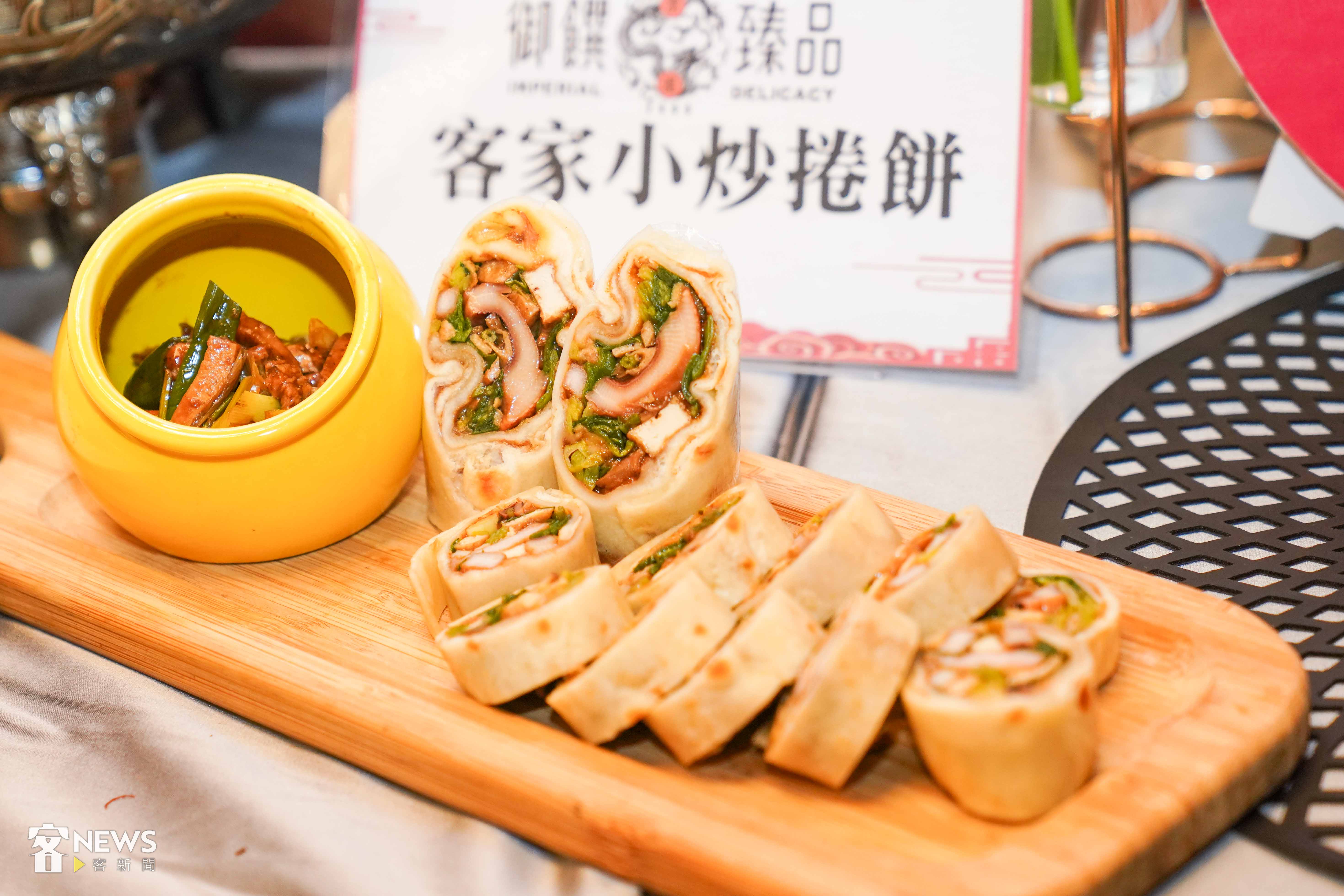 客家小炒捲餅。洪俊傑攝