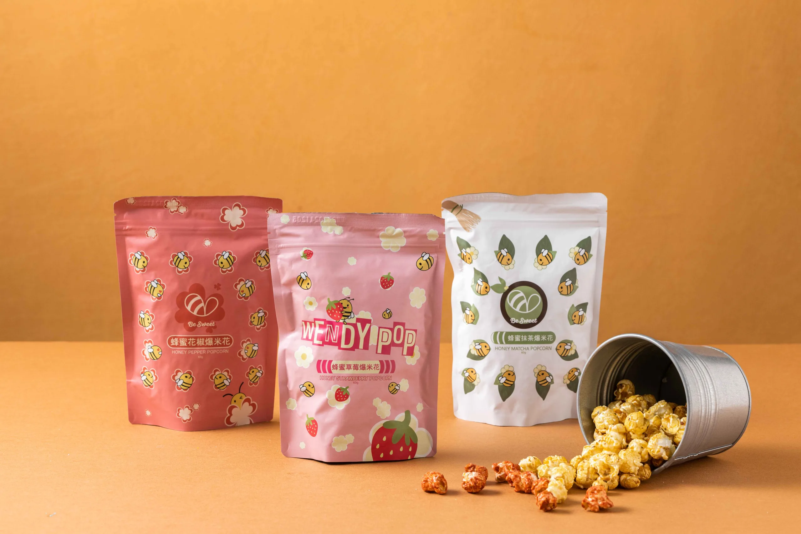 口味多元且豐富並使用純蜂蜜調製而成的Be Sweet彩蜂園的爆米花。天光雜貨店提供