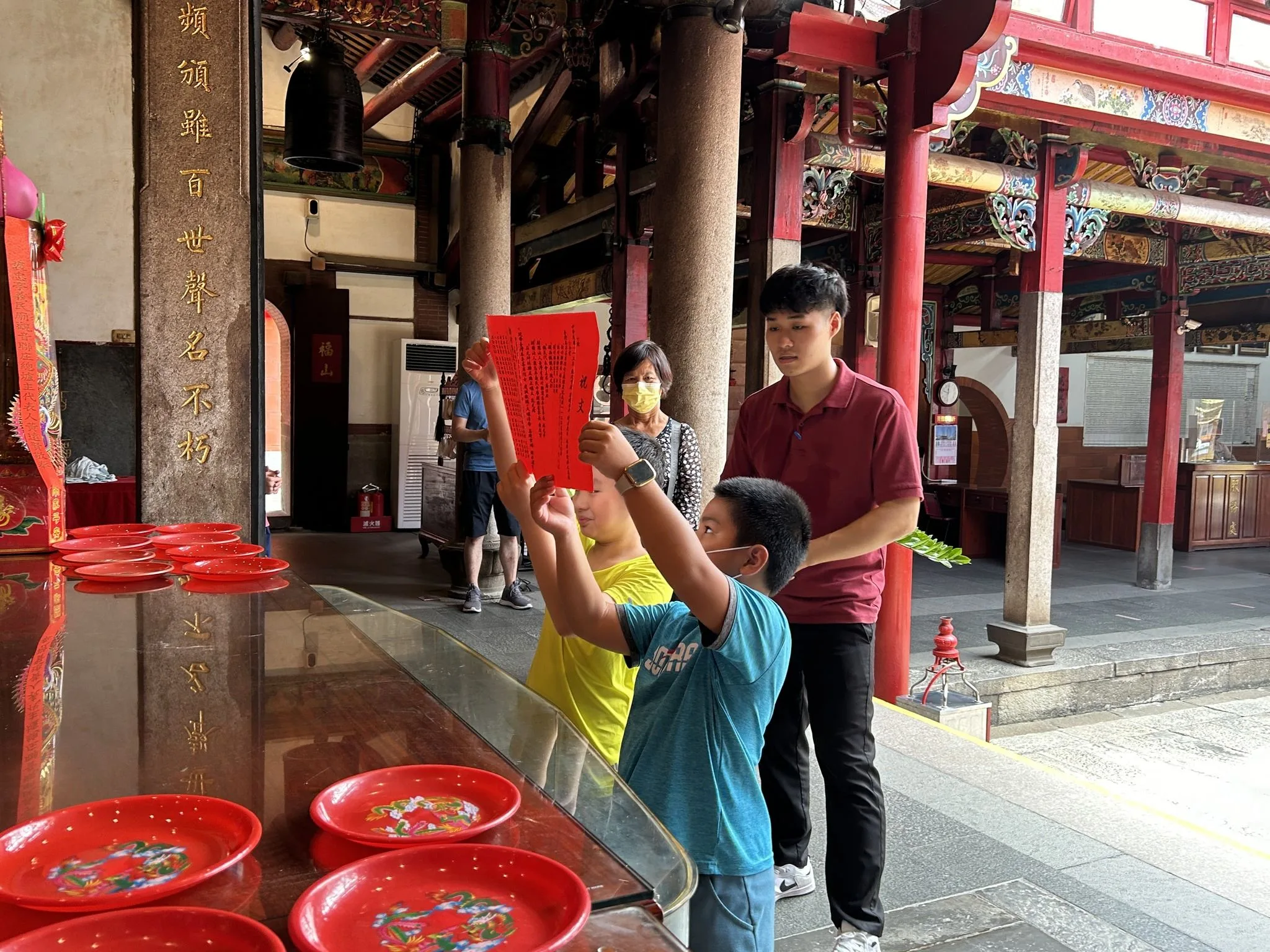 2024年義民祭祝禱生培訓,講師為曾任義民廟執事的客家青年詹俊彥。坪林國小提供