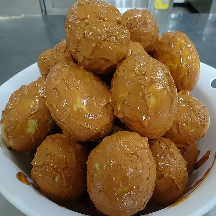 台北看守所製作蛋黃酥使使用的紅土鹹鴨蛋。