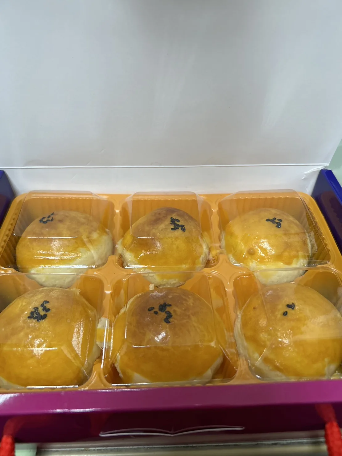 台北女子看守所蛋黃酥訴求以紅土鹹鴨蛋黃製作。