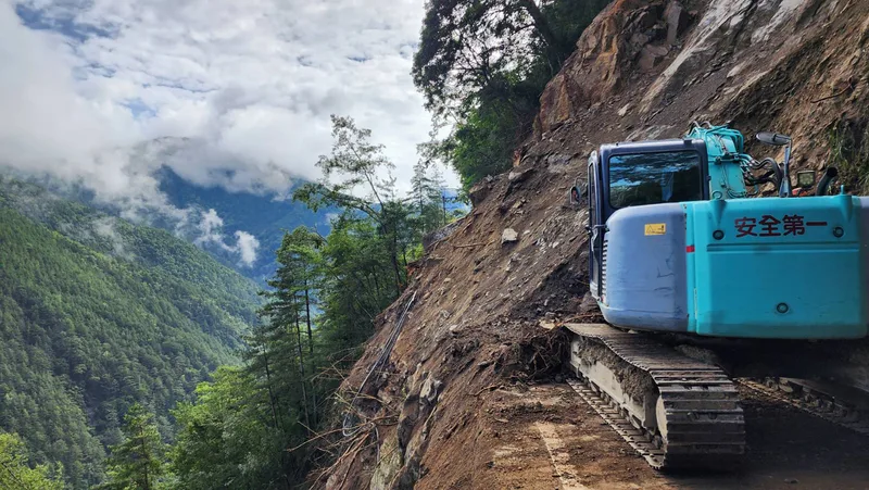 中橫南投榮興路段大規模坍方　梨山往大禹嶺阻斷