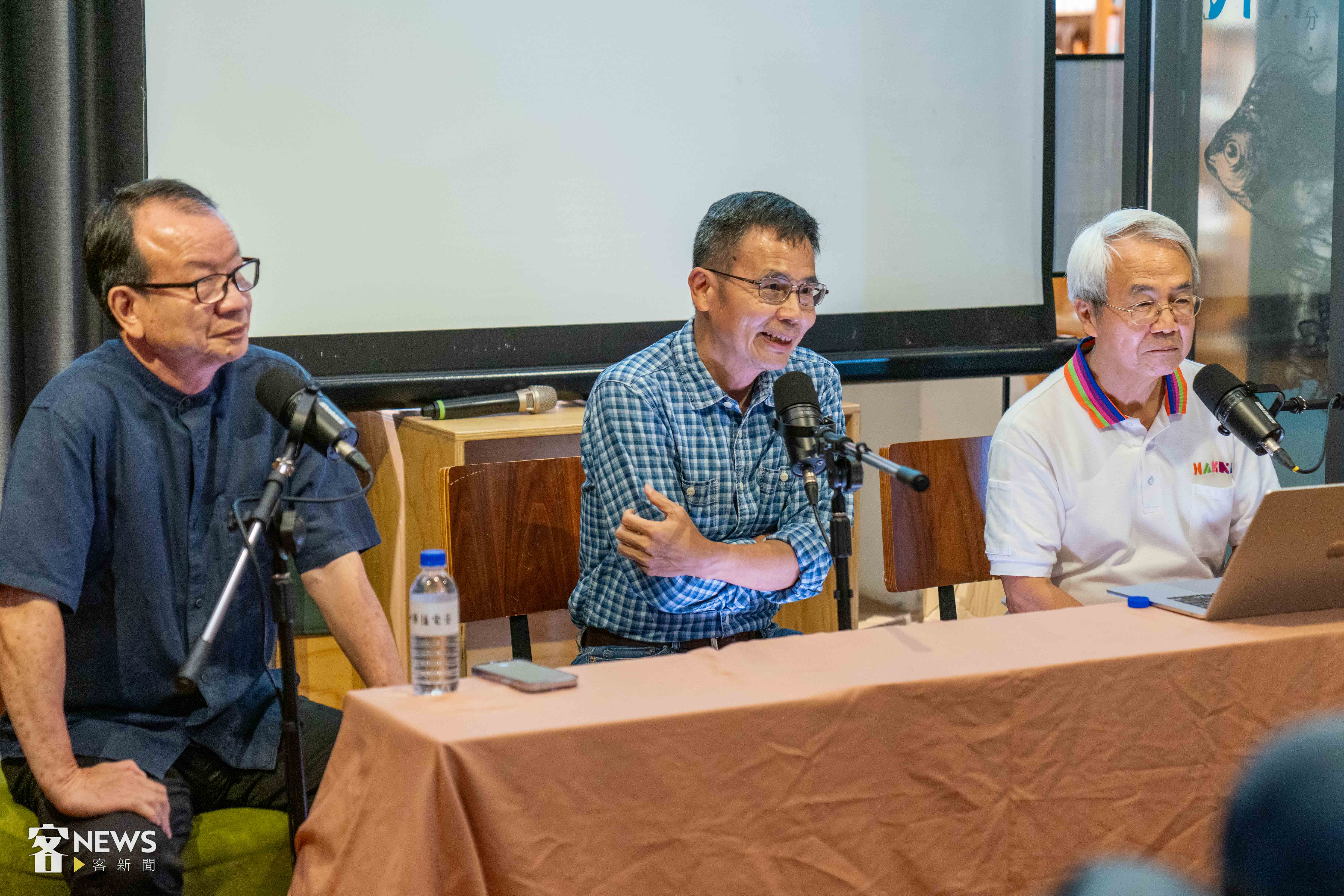 《客座教授！安烈炫》走出錄音室，主持人張維安（右起）、羅烈師與林本炫錄製Live Podcast。李台源攝