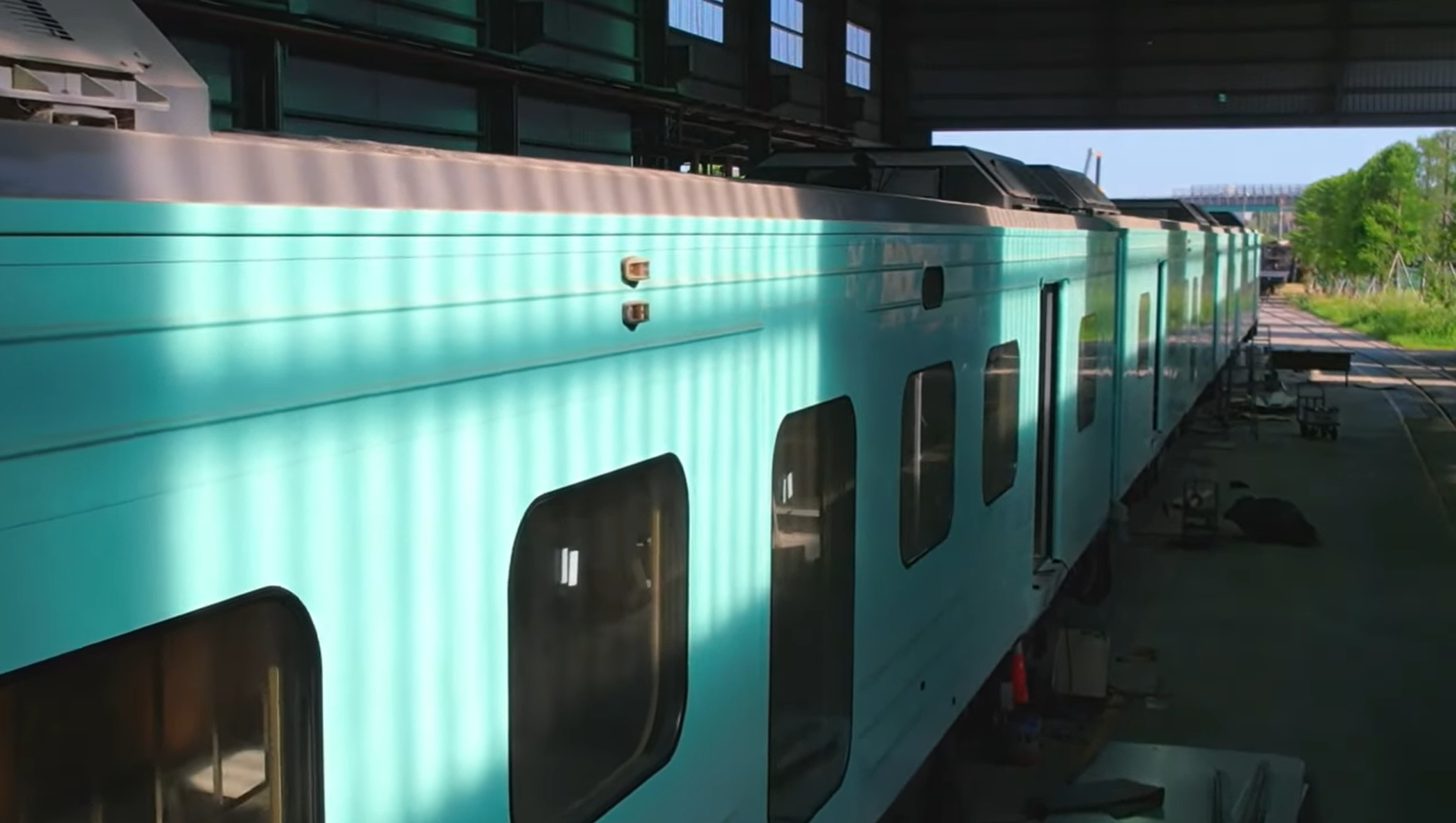 「海風號」車廂外觀。台鐵提供