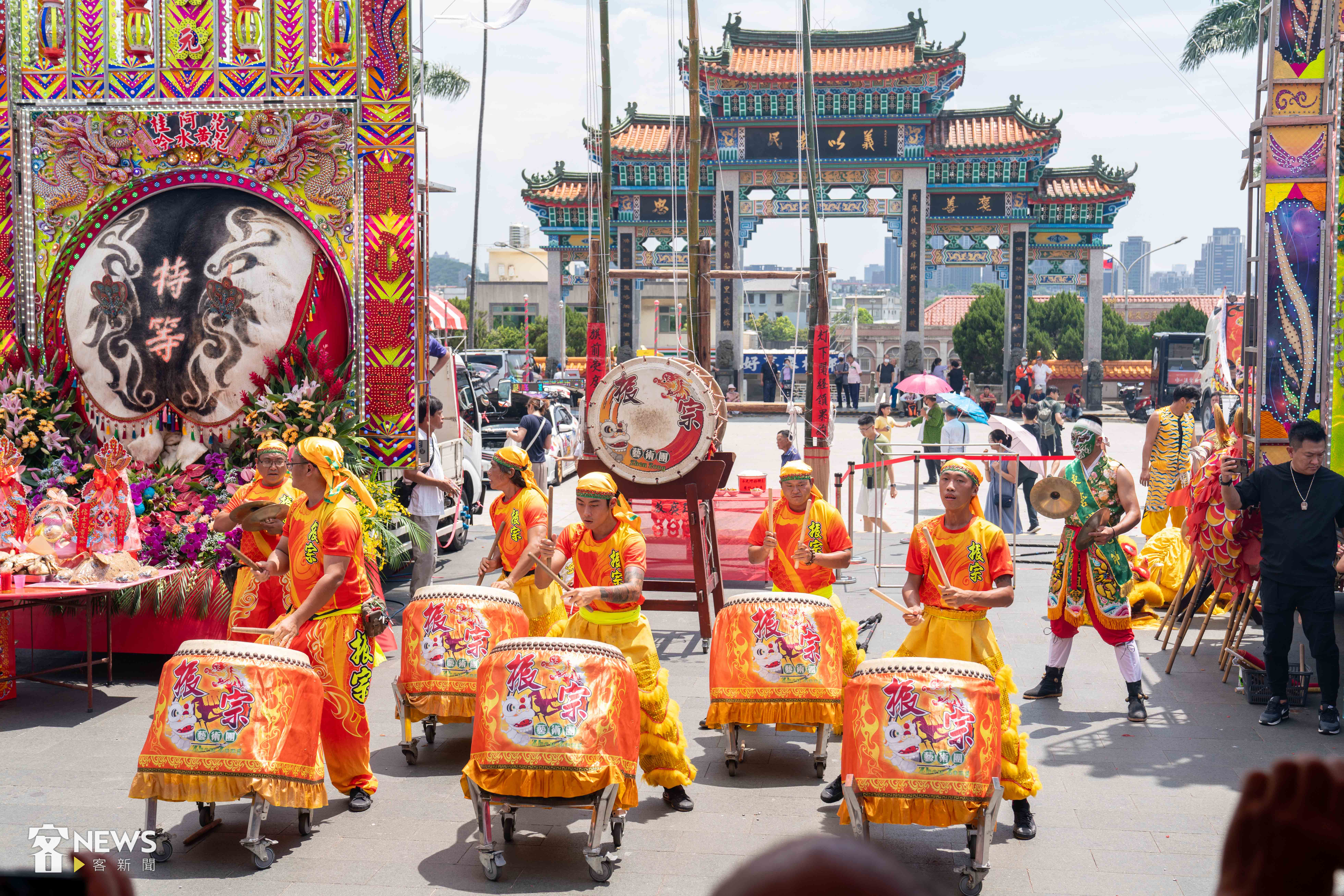 2024年義民祭祭祀活動告一段落後,廟埕的藝陣大匯演,吸引眾人目光。李台源攝