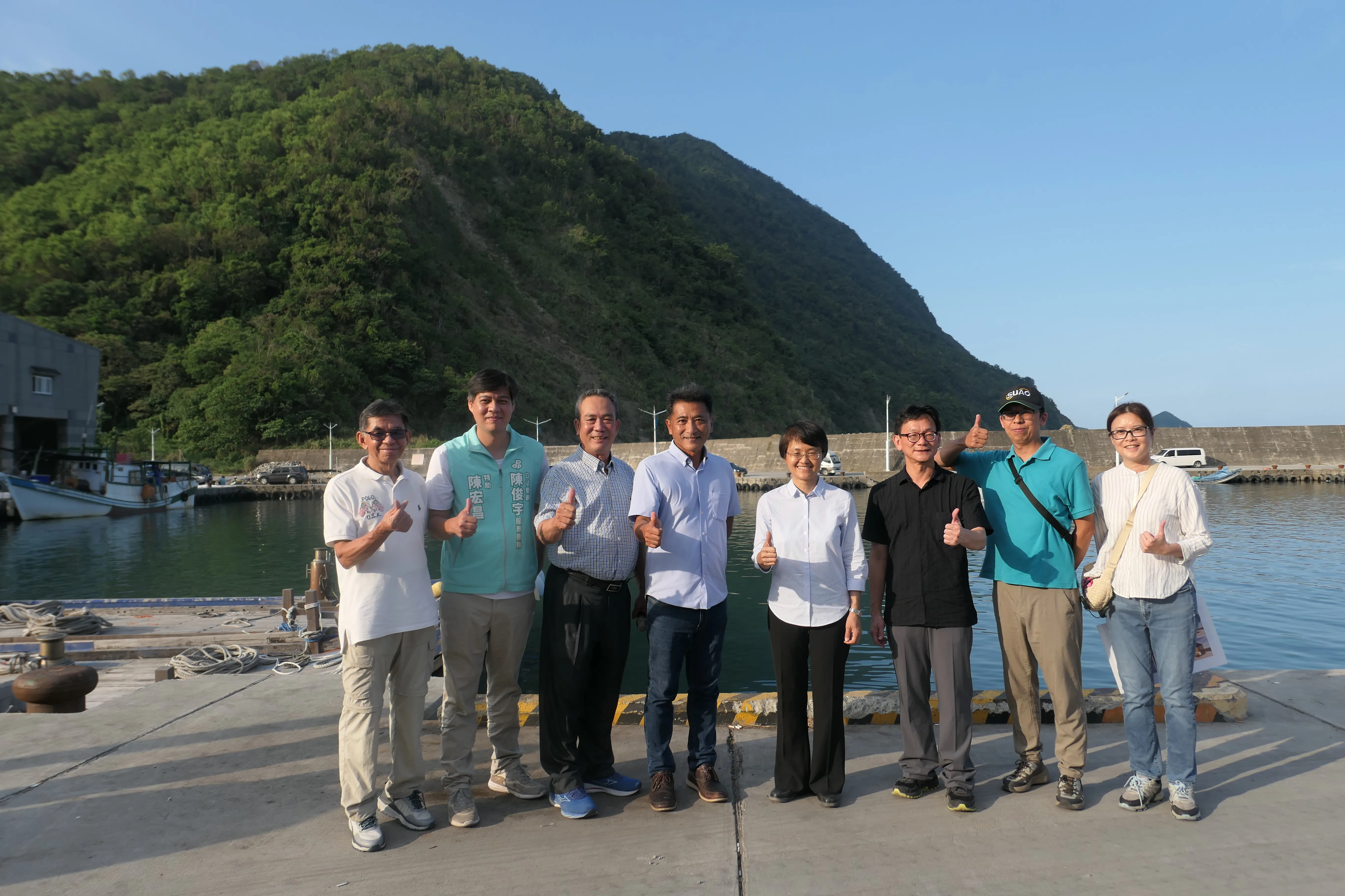 古秀妃(中)前往宜蘭訪視朝陽社區。客委會提供