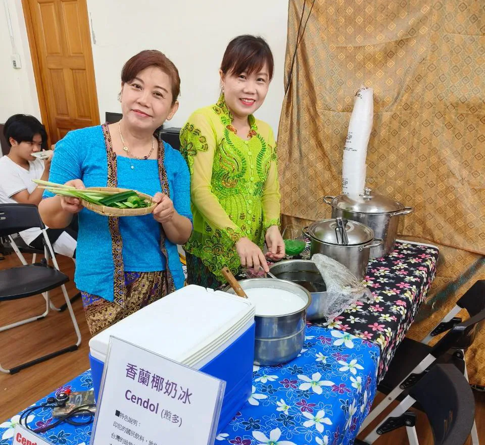 臺東印尼美食活動，廚藝老師展示印尼風味餐。作者提供