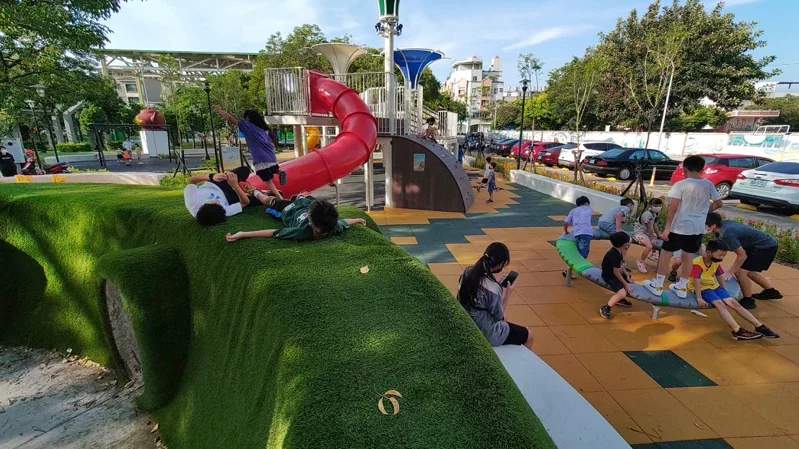 頭份蟠桃公園。苗栗縣政府提供
