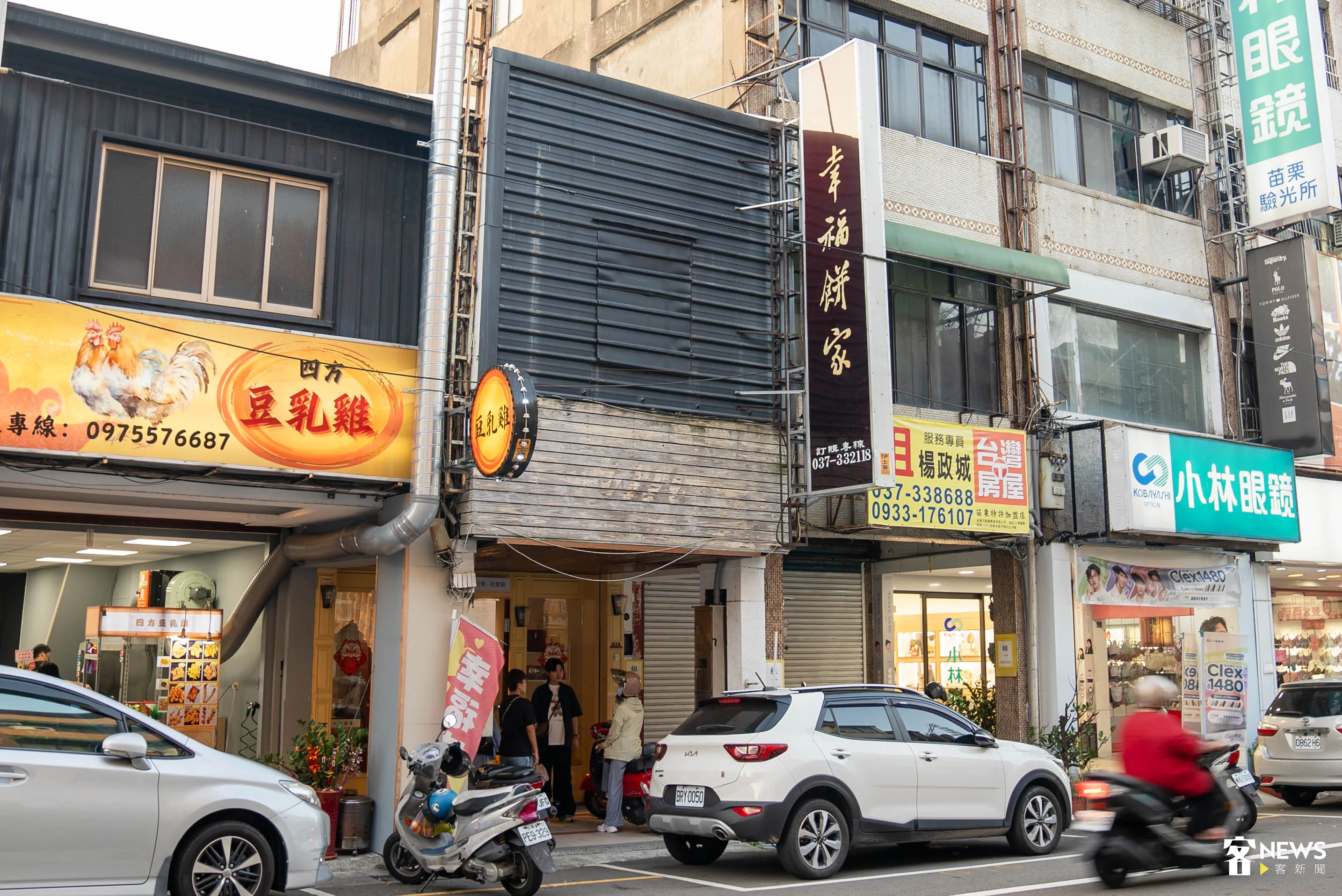 原本位在南苗市場裡面的幸福城烘焙屋，因二代老闆返鄉，而搬到中正路上。范修語攝