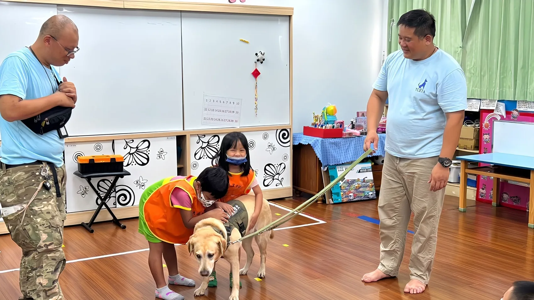 教育部推動「議題融入教保活動課程」，鼓勵幼兒園教學融入多元議題。教育部提供