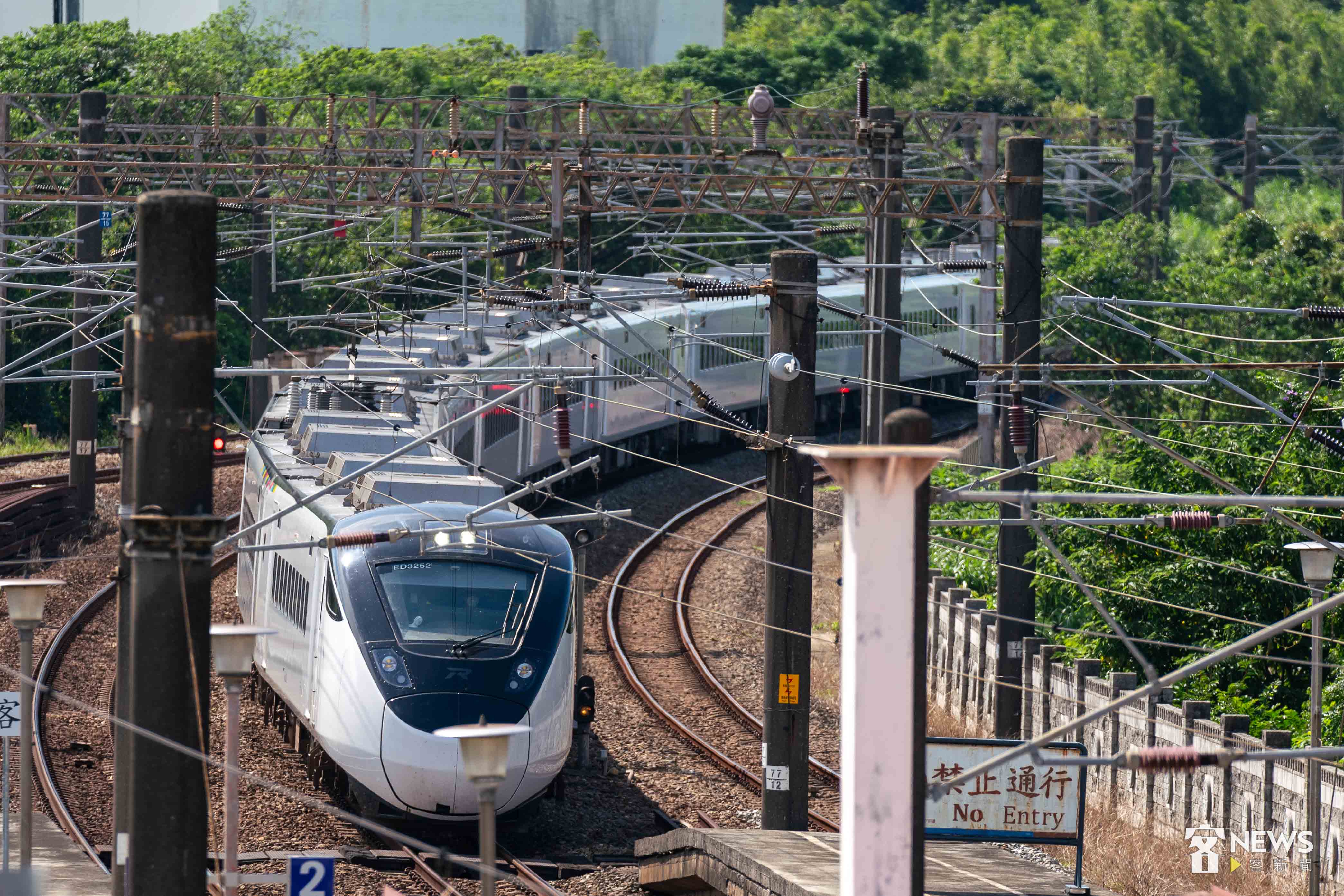台鐵指出,9月26日至30日全線加開各級列車共109班。李台源攝。資料照