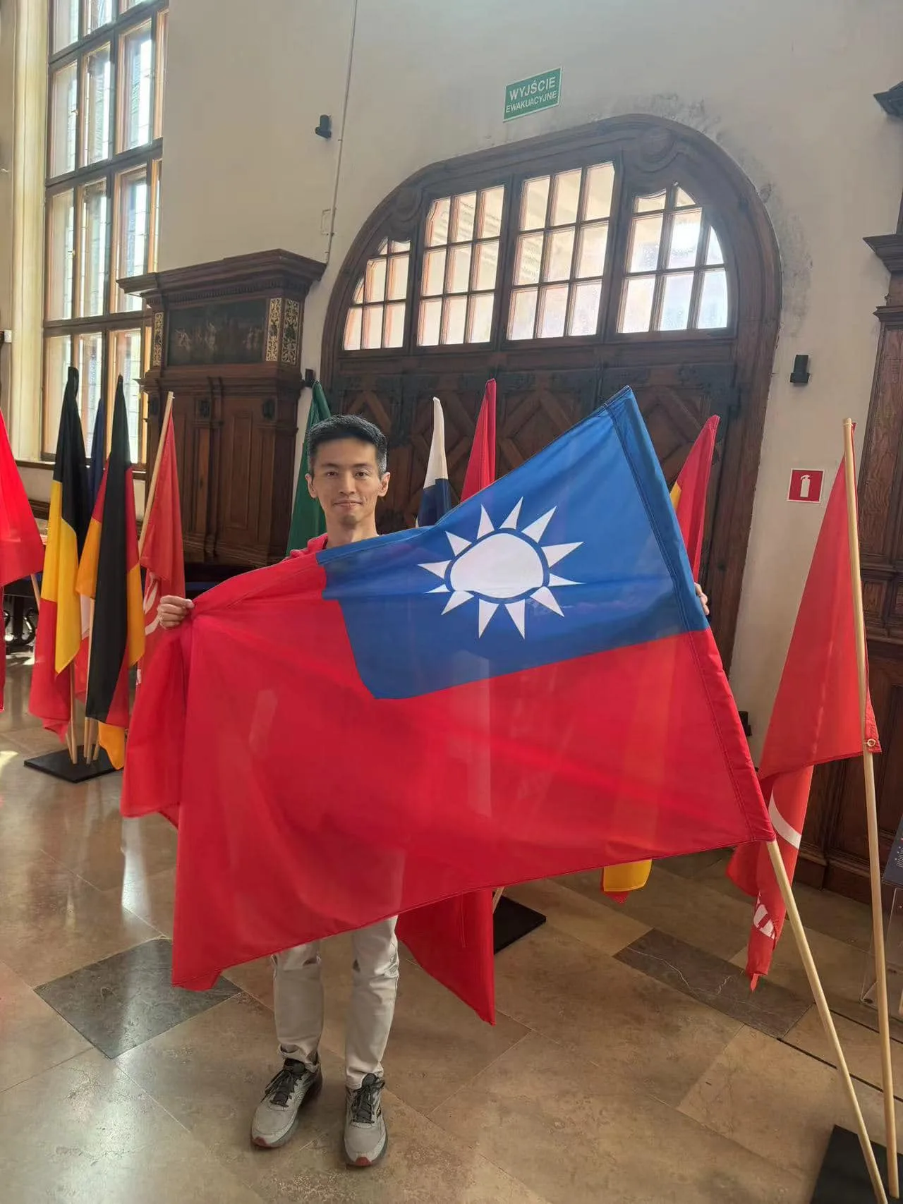 吳俊瑩在世界拉密牌大賽勇奪亞軍，被稱為台灣之光。翻攝Rummikub Taiwan