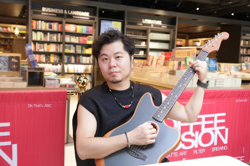 黃子軒從台灣唱向馬來西亞,撰寫客家歌謠「堯灣 Siniawan」紀念這份特殊台馬客家情誼。中央社