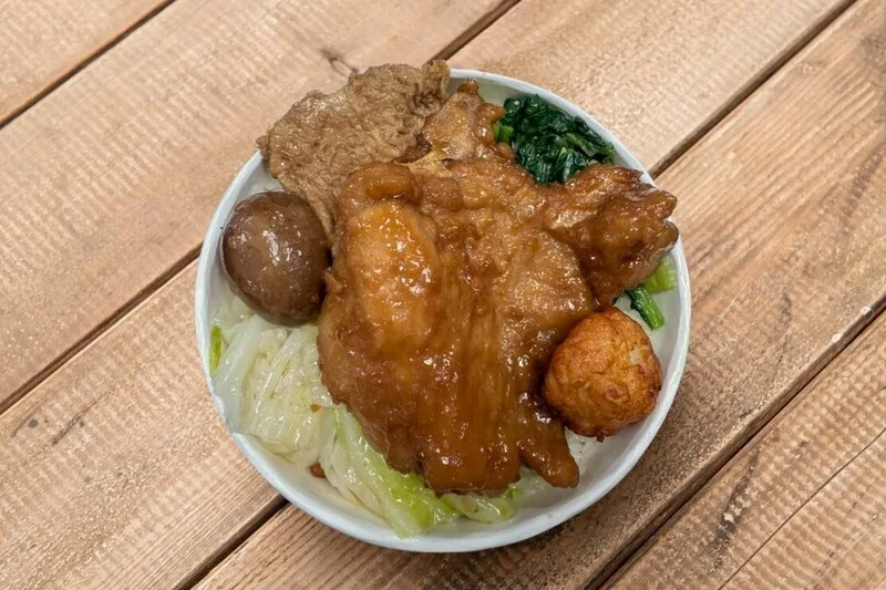 台鐵的排骨便當是許多人搭火車填肚時必買的經典口味。台鐵提供