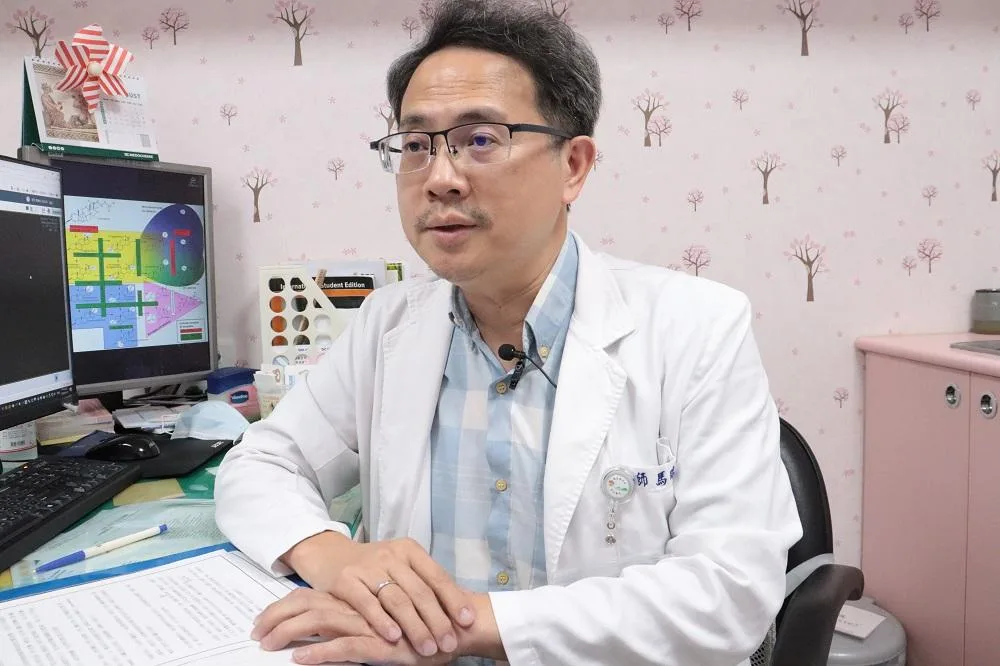 檢視X光片的小兒科主任馬瑞杉表示，一度以為是影像上傳錯誤。彰化醫院提供