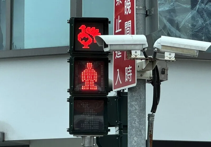 屏東縣闖紅燈較112年大減　3天專案取締1772件