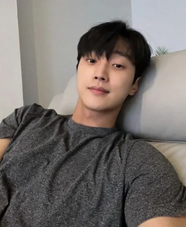 當紅韓星振永即將來台拍攝電影。翻攝自Instagram jinyoung0423