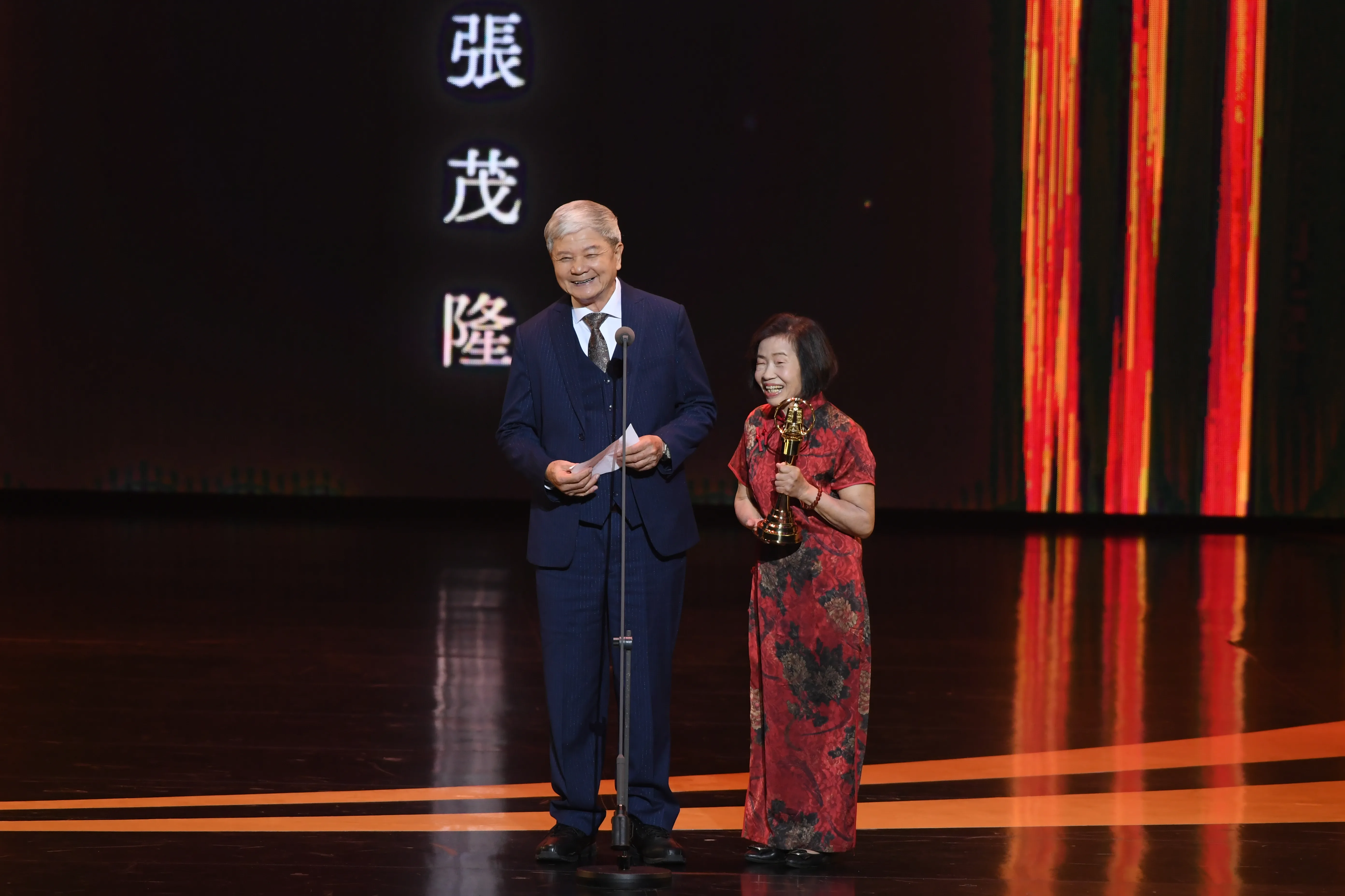 張民獲廣播金鐘特別貢獻獎。三立提供