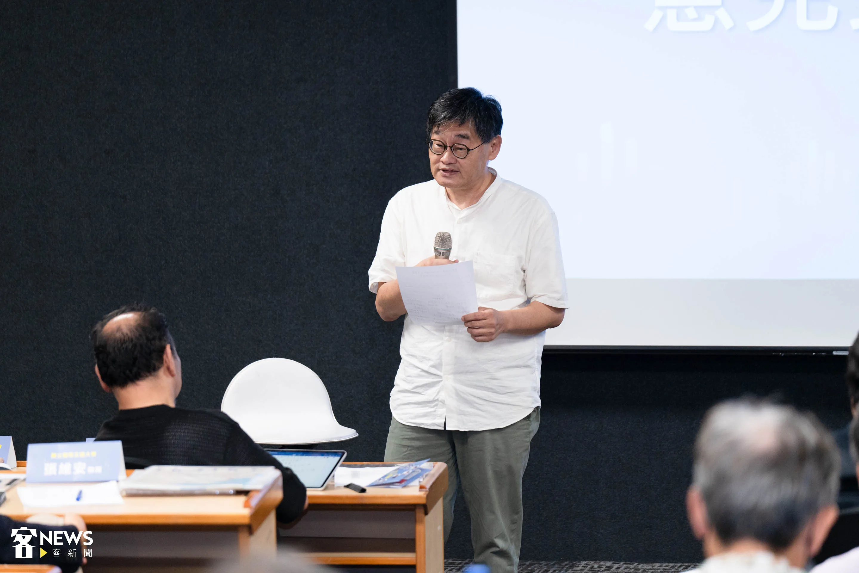 資深媒體人莊豐嘉，表示語言不該成為藩籬，而是溝通的工具。范修語攝
