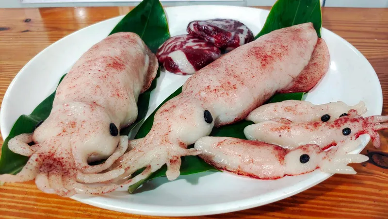 苗市客家粄仔節，擬真米製「海陸大餐」，栩栩如生的「中卷」及「粄栗牛排」令人驚艷。中央社