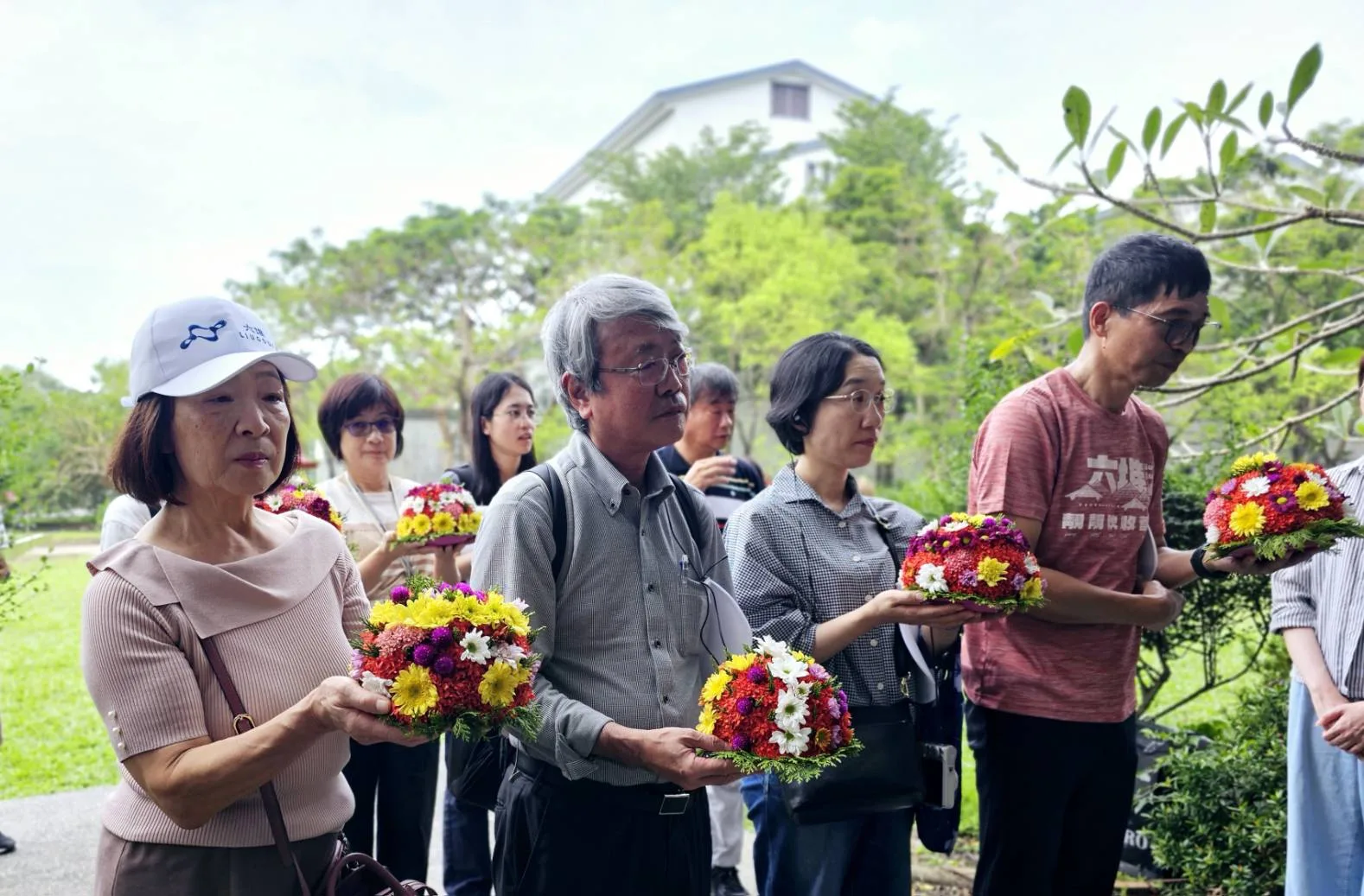 日本國立民族學博物館以盤花祭祀六堆園區的伯公。客委會客發中心提供