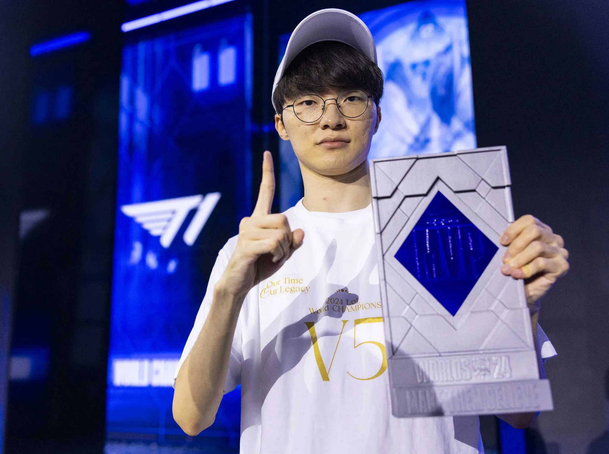 第五度拿下《英雄聯盟》世界大賽總冠軍的「電競大魔王」Faker。翻攝自LoL Esports Photos Flickr