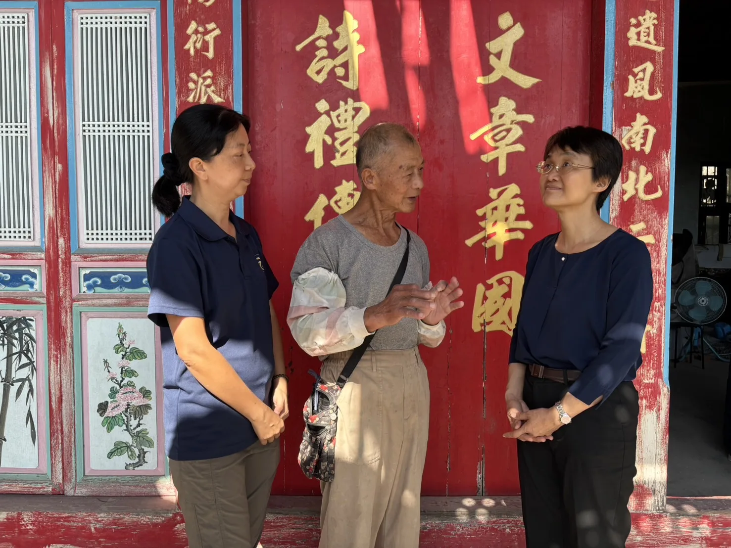 古秀妃感謝傅師傅用行動讓傳統技藝得以繼續傳承。客委會提供