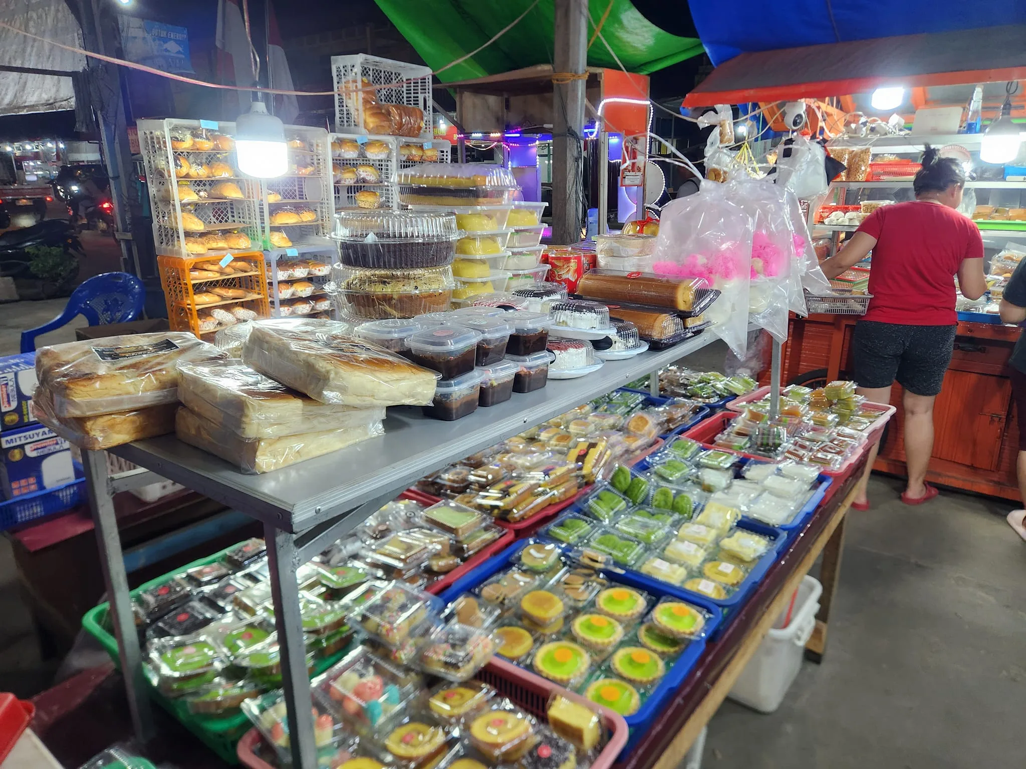 山口洋街上的粄食攤。洪俊傑攝