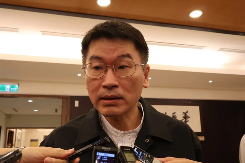 圖為陸委會副主委梁文傑4日出席海基會董監事會議。中央社