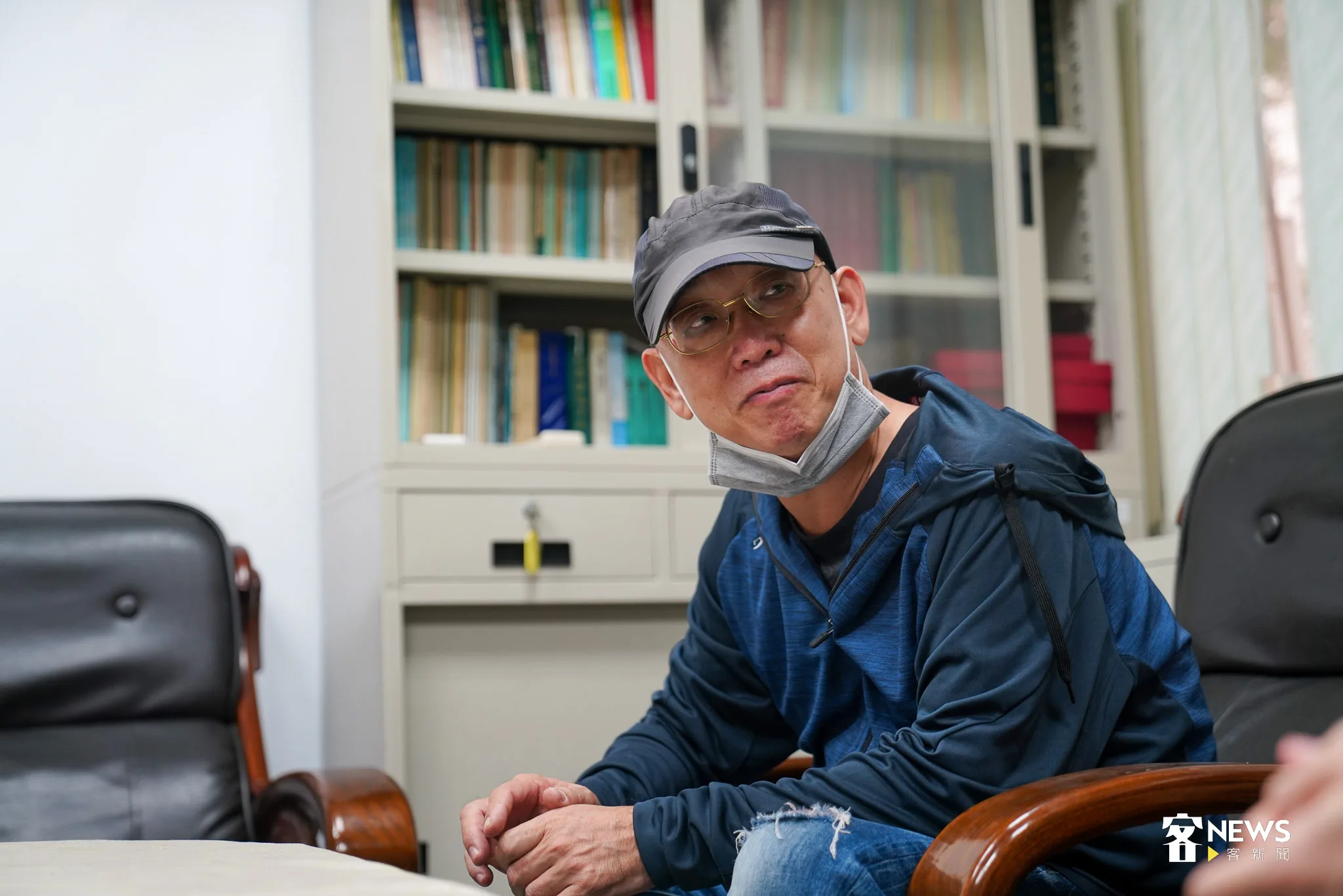 桃市府動保處課長朱道明表示，接下來會尋找合適的公立動物園收養該隻走失浣熊。宋佩遙攝