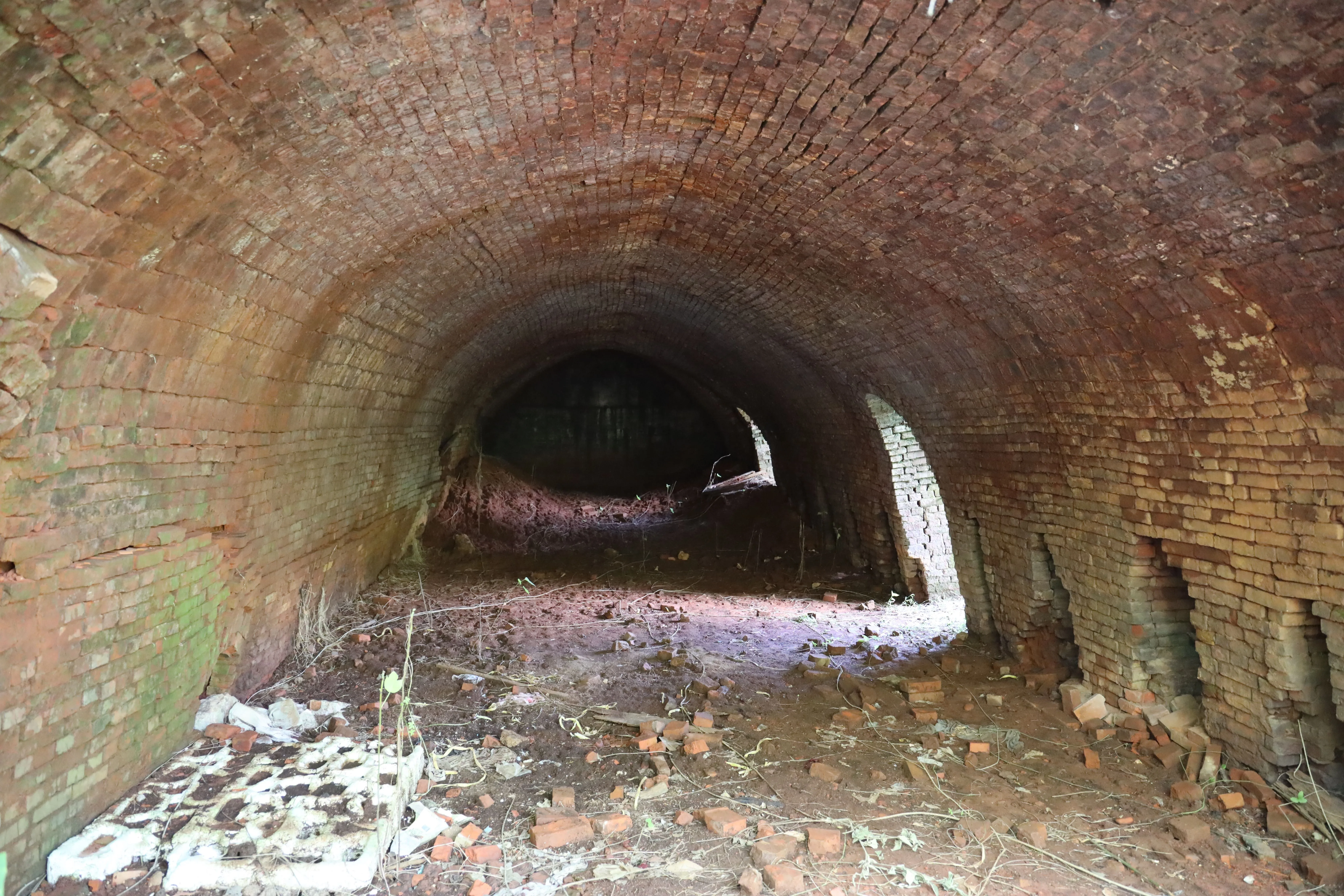 湖口波羅汶磚窯廠是湖口最晚建造、產量最大的窯廠，連同另外兩座瓦窯，保存非常完整，這三座窯可以說是大新竹唯一，甚至是台灣唯一的「磚瓦窯廠文化聚落」