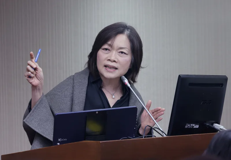 勞動部長何佩珊（圖）20日在立法院表示，這是外部專家主導完成的專業報告，議處後會移送監察院、檢調查辦，她會負政治責任。中央社