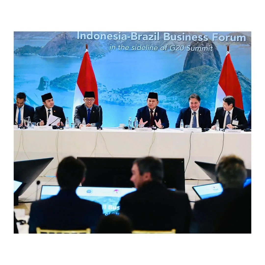 印尼總統（右3）日前出席G20巴西峰會。自FB／Prabowo Subianto