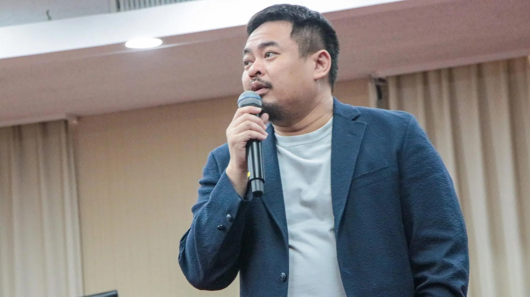 洪申翰表示，勞動部現正確實在整體檢討開放政策。翻攝洪申翰FB