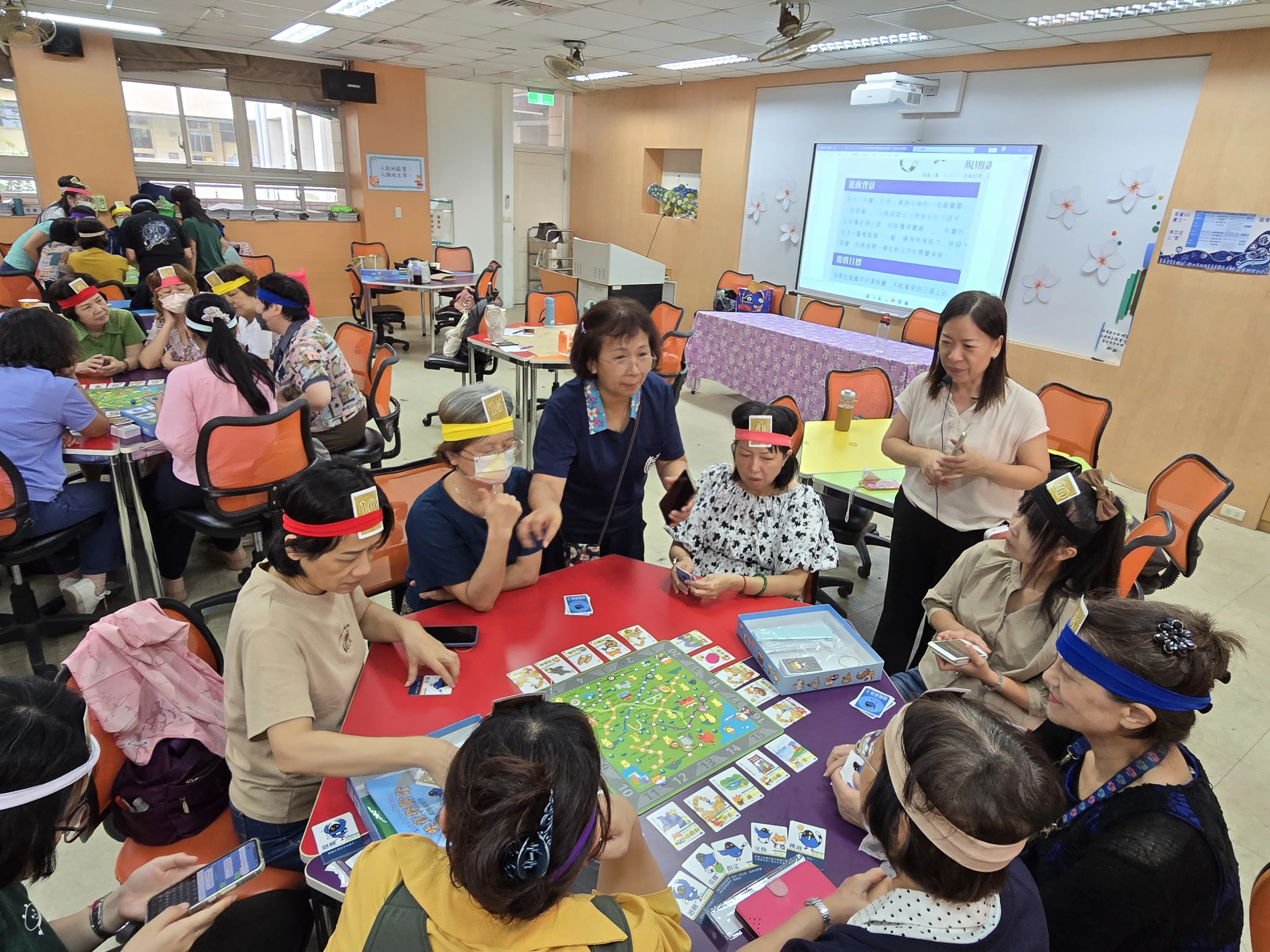 客語桌遊柴寶探險隊海陸腔增能互動學習。新北客家局提供