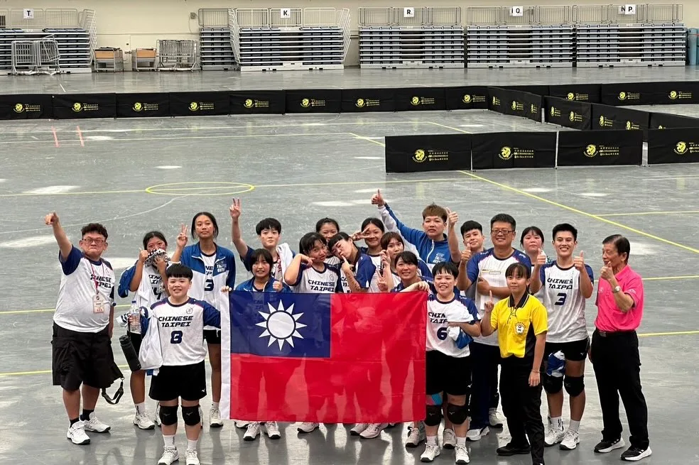 第5屆亞洲盃躲避球錦標賽,台灣隊榮獲13歲以上女子組冠軍。翻攝自三多躲避球隊 臉書
