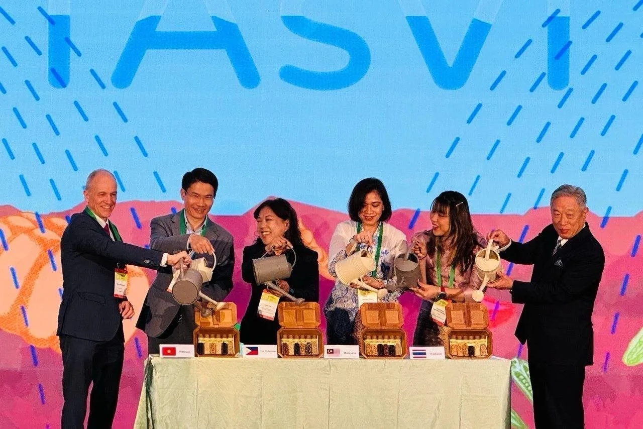 外交部攜亞蔬中心　原生種子送回東南亞促進農業發展