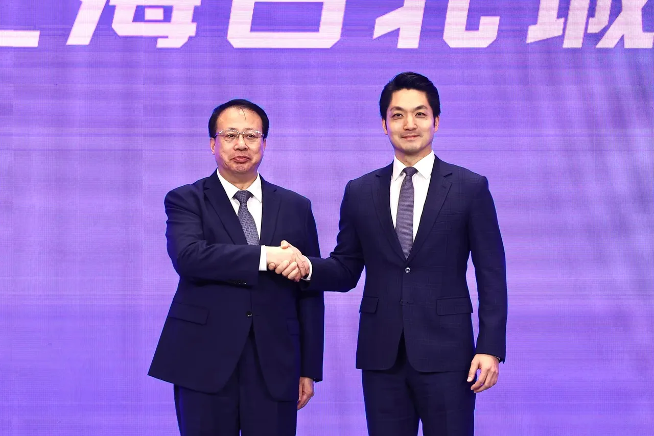 蔣萬安去年出席在上海舉辦的雙城論壇。翻攝自 蔣萬安臉書
