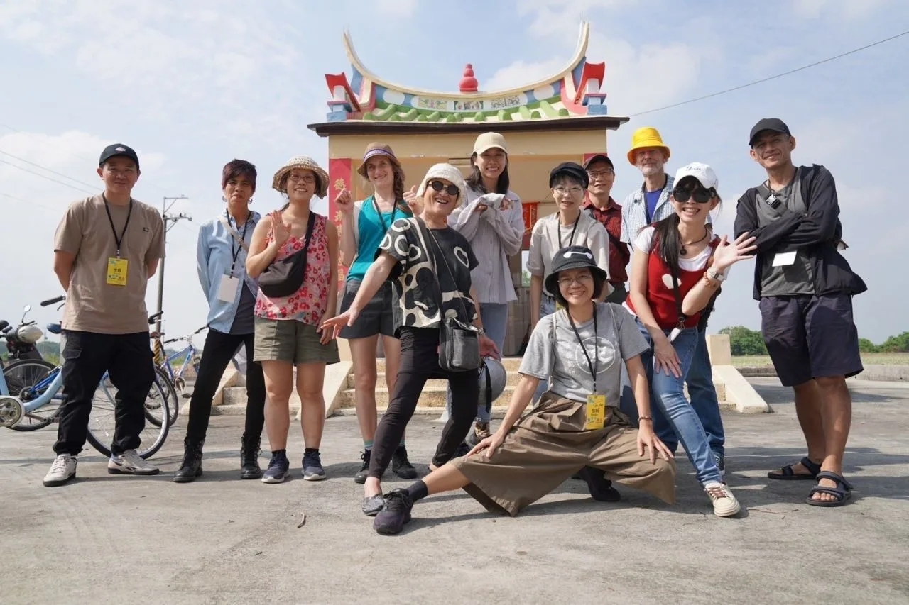 邀請6國的藝術家們，在屏東縣新埤鄉的客庄裡駐村創作。翻攝自2024大地藝術節 官網