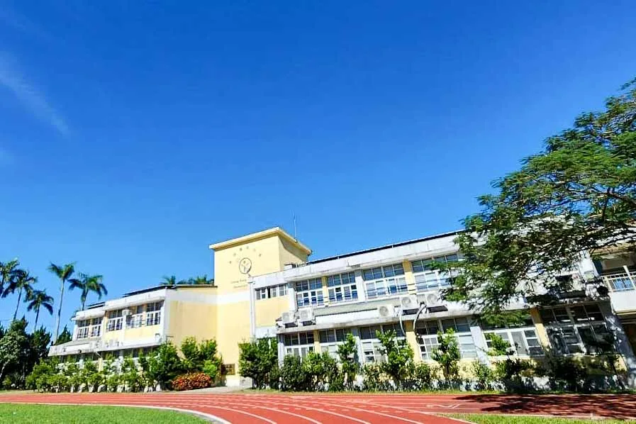 東勢成功國小校園校園一隅。張文煌提供