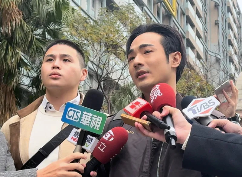 網紅八炯12月6日發布自製「中國統戰紀錄片上集」,邀請曾被中國刻劃為「愛國台灣青年」樣板的陳柏源,揭露中國出資收買台灣網紅,引發高度關注,三日來已逼近200萬觀看次數。中央社