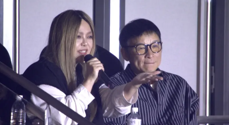 張惠妹於8日在周杰倫大巨蛋演唱會上演唱〈三天三夜〉。翻攝自杰威爾音樂影片