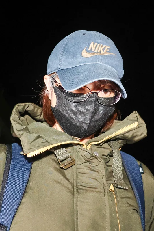 勞動部勞動力發展署北基宜花金馬分署前分署長謝宜容(圖)涉職場霸凌,另被告發挪用公款涉貪,11日凌晨遭聲押禁見。中央社