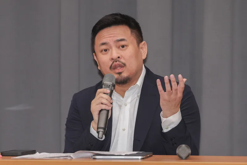 勞動部長洪申翰說，謝宜容有霸凌、吳姓員工輕生語她的霸凌有關。中央社