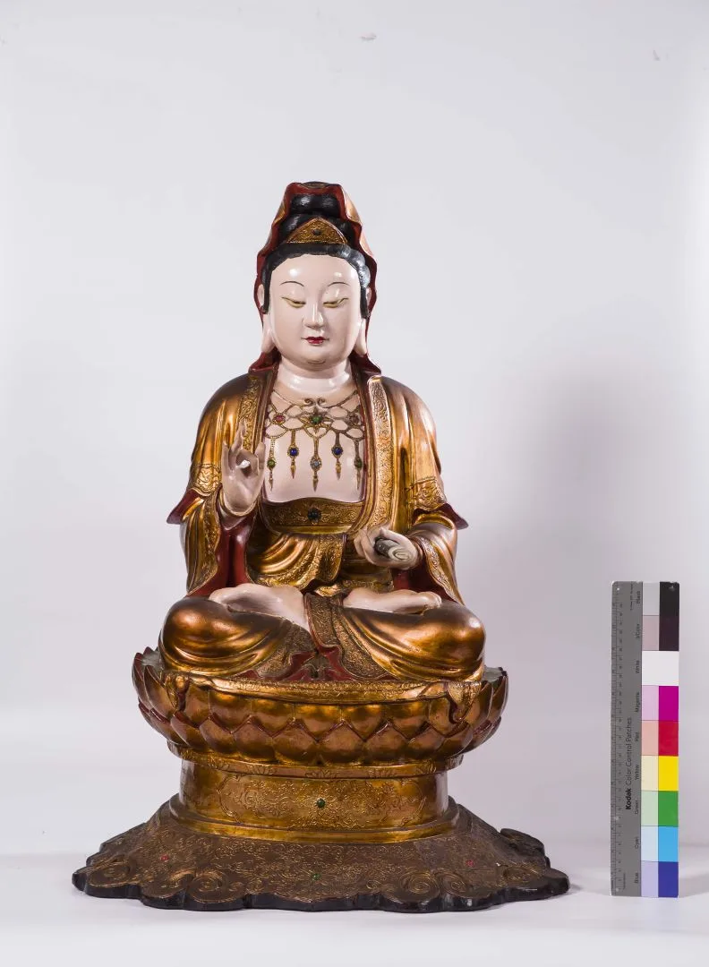 苗栗獅山饒益院三大士與二護法生漆脫胎五尊像-觀世音菩薩神像。苗縣府提供