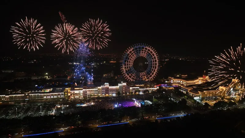 台中麗寶跨年演唱會　300秒煙火秀璀璨迎新年