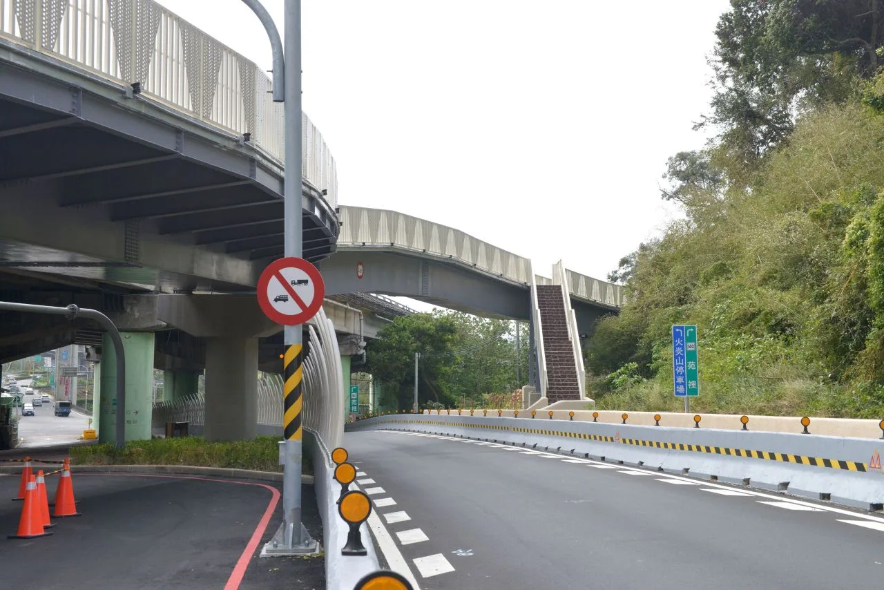 火炎山人行步道完工啟用。苗縣府提供